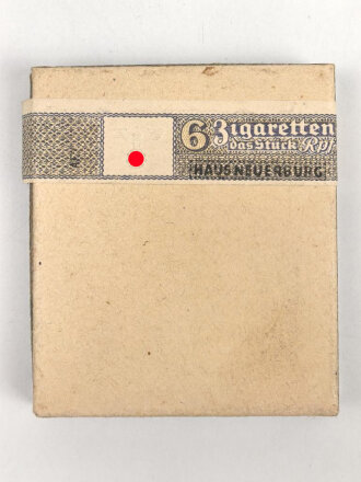 Pack " Overstolz " Zigaretten, ungeöffnet, Steuerbanderole mit Hakenkreuz