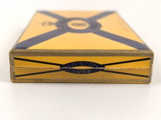 Pack "Ariston Luxe" Zigaretten, ungeöffnet, Steuerbanderole mit Hakenkreuz