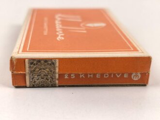 Pack "Khedive" Zigaretten, ungeöffnet, Steuerbanderole mit Hakenkreuz