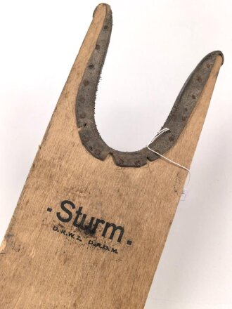 Stiefelauszieher " Stiefelknecht" aus Holz," Sturm DRGM" . Gesamtlänge 35cm