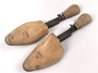 Paar Schuhspanner "Del Ka" sieht man so immer mal wieder in Offiziers Stiefeletten. Grösse 42/43, ungereinigtes Paar
