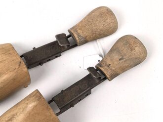 Paar Schuhspanner "Del Ka" sieht man so immer...