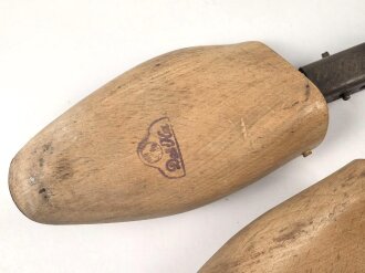 Paar Schuhspanner "Del Ka" sieht man so immer mal wieder in Offiziers Stiefeletten. Grösse 42/43, ungereinigtes Paar