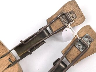 Paar Schuhspanner "Del Ka" sieht man so immer mal wieder in Offiziers Stiefeletten. Grösse 42/43, ungereinigtes Paar