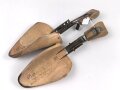 Paar Schuhspanner "Del Ka" sieht man so immer mal wieder in Offiziers Stiefeletten. Grösse 42/43, ungereinigtes Paar