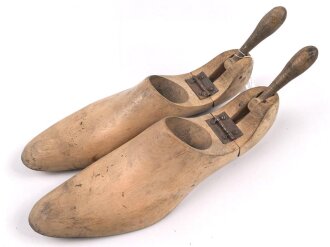 Paar faltbare Schuhspanner, sieht man so immer mal wieder...