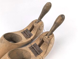 Paar faltbare Schuhspanner, sieht man so immer mal wieder...