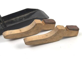 Stiefelauszieher " Stiefelknecht" aus Holz ohne Bezeichnung. Tornisterformat