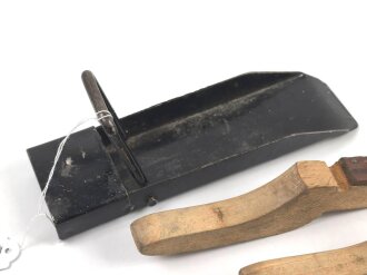 Stiefelauszieher " Stiefelknecht" aus Holz ohne Bezeichnung. Tornisterformat