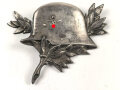 Stahlhelm Luftwaffe, Dekorative Darstellung in versilbertem Sprizguß mit rückseitigen Gewinde, sicherlich zum anbringen auf eine Holzplatte. Unterkante Stahlhelm 75mm, leiht defekt