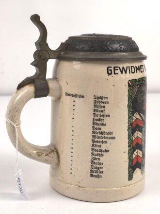 Erinnerungskrug, Steingut Bierkrug 0,5 Liter " Gewidmet vom Unteroffizier Korps 3. / Infanterie Regiment 26. Die schwärzung des Hakenkreuz entfernt, sonst gut. Gebrauchtes Stück, ungereinigt