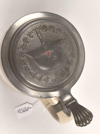 Erinnerungskrug, Steingut Bierkrug 0,5 Liter "  12. ( MG ) Komp. Infanterie Regiment 19 Freising"  1936-1938. Gebraucht, guter Zustand