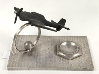 Luftwaffe, Erinnerungsgegenstand aus Aluminium / Zink. Maße der Grundplatte11,5 x 19cm