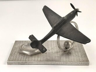 Luftwaffe, Erinnerungsgegenstand aus Aluminium / Zink. Maße der Grundplatte11,5 x 19cm