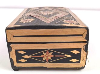 Erinnerungsschachtel aus Holz " Russland 1944" leicht defekt, Maße etwa 12,5 x 20 x 8cm