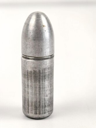 Feuerzeug aus Aluminium . Gesamthöhe 71mm, Funktion nicht geprüft, leer