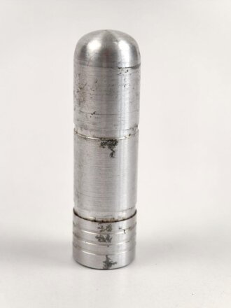 Feuerzeug aus Aluminium . Gesamthöhe 63mm, Funktion nicht geprüft, leer
