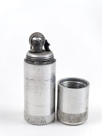 Feuerzeug aus Aluminium . Gesamthöhe 60mm, Funktion nicht geprüft, leer