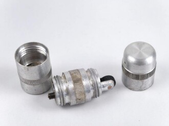 Feuerzeug aus Aluminium . Gesamthöhe 62mm, Funktion nicht geprüft, leer