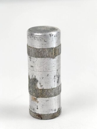 Feuerzeug aus Aluminium . Gesamthöhe 60mm, Funktion nicht geprüft, leer