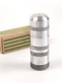 Feuerzeug aus Aluminium . Gesamthöhe 54mm, Funktion nicht geprüft, leer, in der originalen Umverpackung