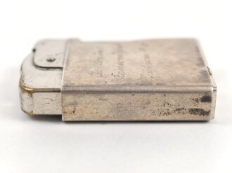 Feuerzeug aus Metall . Gesamthöhe 48mm, Funktion nicht geprüft, leer