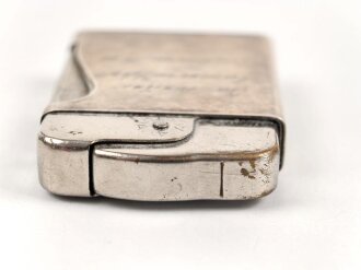 Feuerzeug aus Metall . Gesamthöhe 48mm, Funktion nicht geprüft, leer