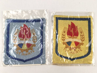 Rumänien, 2 Stoffabzeichen Pionier "Tot Inainte", original verpackt