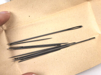 Zwei Pack " Nadelsortiment für den Deutschen Soldaten"