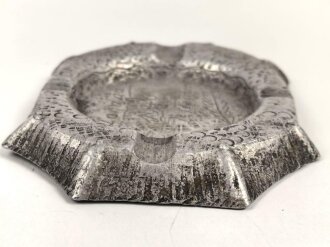 Kriegsgefangenschaft ? Aschenbecher aus Leichtmetall " Landau 1946 Lt. Weimert" Breite 16cm