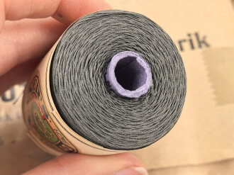 Rolle 50 Gramm " Anner´s Postgarn" Feldgrau . Sie erhalten eine ( 1 ) Rolle aus der originalen Umverpackung.