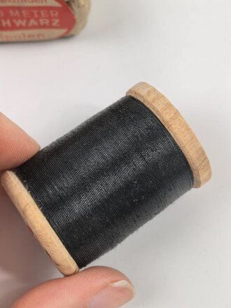 Rolle 200 Meter "Schürer´s Handfaden" schwarz . Sie erhalten eine ( 1 ) Rolle aus der originalen Umverpackung.