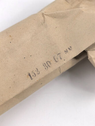 Rolle 200 Meter "Schürer´s Handfaden" schwarz . Sie erhalten eine ( 1 ) Rolle aus der originalen Umverpackung.