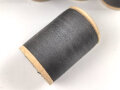 Rolle 1000 Meter "Maschinenzwirn Vierfach" Feldgrau . Sie erhalten eine ( 1 ) Rolle