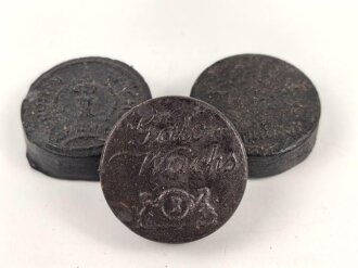 Drei Stück  Wachs für Lederzeug, Durchmesser je ca. 4cm