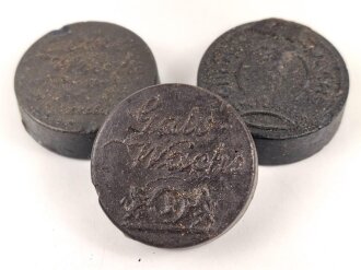 Drei Stück  Wachs für Lederzeug, Durchmesser je...