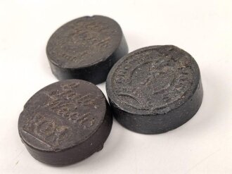 Drei Stück  Wachs für Lederzeug, Durchmesser je...