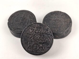 Drei Stück  Wachs für Lederzeug, Durchmesser je...