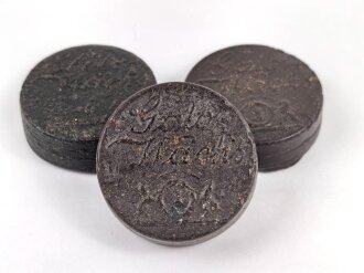 Drei Stück  Wachs für Lederzeug, Durchmesser je...