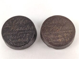 Zwei Stück "Elite"  Wachs für Lederzeug, Durchmesser je ca. 4cm