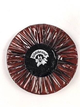 Halber Inhalt einer  Scho-ka-kola Dose Wehrmacht