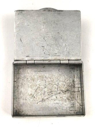 Kriegsgefangenschaft , kleine Dose aus Aluminium " Dachau 1946"  6,5 x 8,5 x 2cm