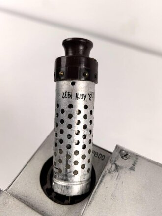 Tornister Empänger Berta , Torn.E.b. /24b-305 datiert 1937.  Gehäuse zugehörig, aber überlackiert. Guter Gesamtzustand, Funktion nicht geprüft