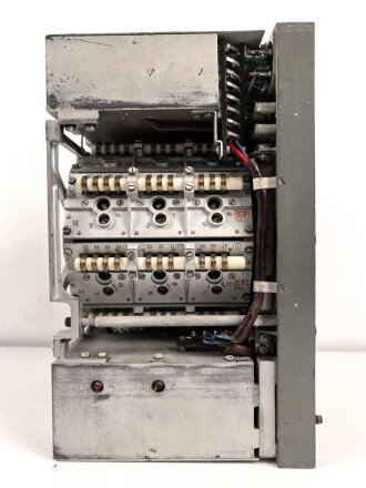 Tornister Empänger Berta , Torn.E.b. /24b-305 datiert 1937.  Gehäuse zugehörig, aber überlackiert. Guter Gesamtzustand, Funktion nicht geprüft