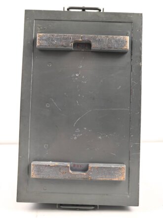 Tornister Empänger Berta , Torn.E.b. /24b-305 datiert 1937.  Gehäuse zugehörig, aber überlackiert. Guter Gesamtzustand, Funktion nicht geprüft