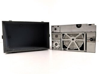 Tornister Empänger Berta , Torn.E.b. /24b-305 datiert 1937.  Gehäuse zugehörig, aber überlackiert. Guter Gesamtzustand, Funktion nicht geprüft