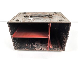 Zubehörtornister zum  Tornister Empänger Berta Torn.E.b. . Überlackiertes Stück, die Innenfächer neuzeitlich ergänzt