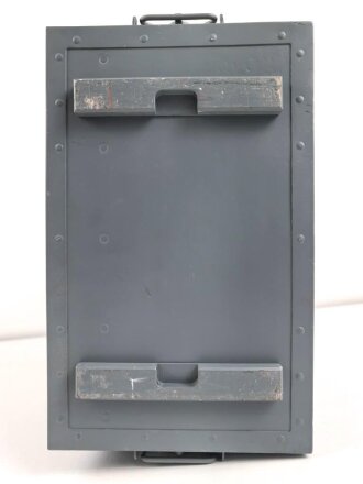 Tornister Empänger Berta , Torn.E.b.U.1, datiert 1939. Sonderausführung 2300- 3100 kHz. Gehäuse überlackiert, Funktion nicht geprüft