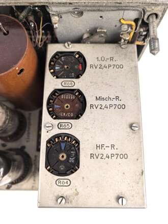 15 Watt Sender Empfänger  a " 15 W.S.E.a" datiert 1941. Frontplatte Originallack, Gehäuse samt Deckel überlackiert