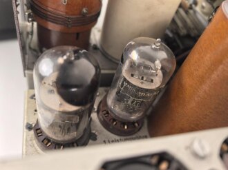 15 Watt Sender Empfänger  a " 15 W.S.E.a" datiert 1941. Frontplatte Originallack, Gehäuse samt Deckel überlackiert